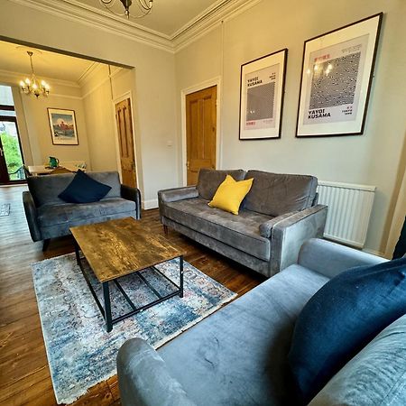 Large Citycentre Townhouse & Hot Tub, Pool Table And Offroad Parking คาร์ดิฟฟ์ ภายนอก รูปภาพ